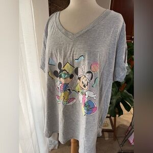 Gray Disney retro T-Shirt with Mickey and‎ Minnie
